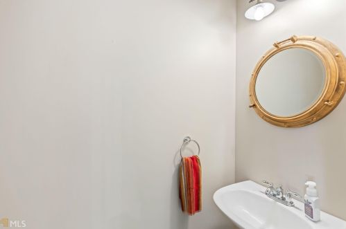 5282 Kershaw Ct, Atlanta GA 30339-6711 exterior