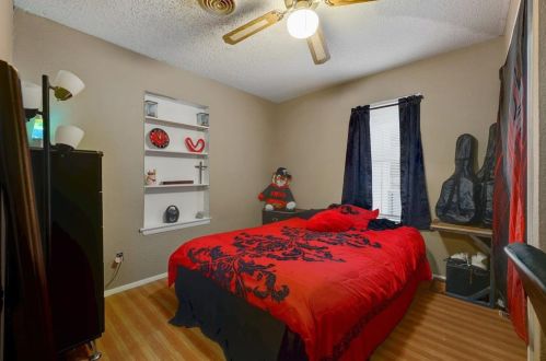 3414 Blumie St, Austin TX 78745-6704 exterior