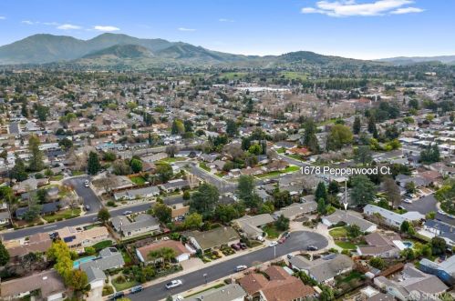 1678 Pepperwood Ct, Concord CA  94521-1126 exterior