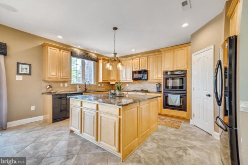 110 Pichelman Rd, Limerick PA 19468-2735 exterior