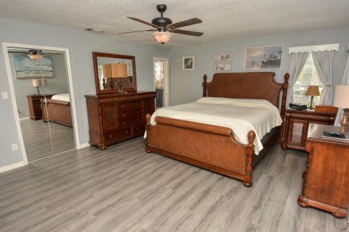 834 Walters Ter, Fort Pierce FL 34983-3963 exterior