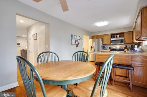 18 Stafford Ct, Trenton NJ 08690-3318 exterior