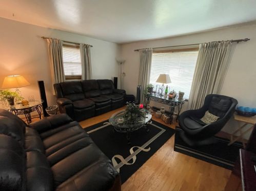 4663 66th St, Milwaukee, WI 53218-4821