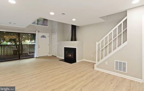 3849 El Camino Pl, Alexandria, VA 22309-1446