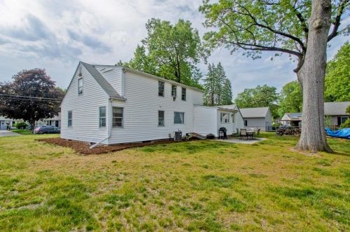 315 Winton St, Springfield MA  01118-1257 exterior