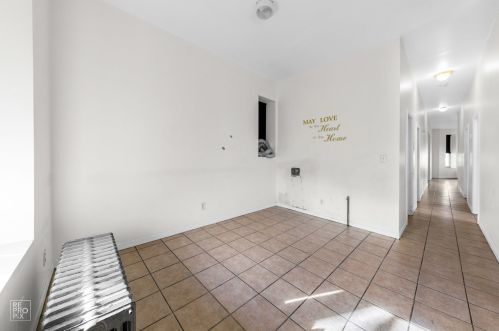 3921 Grenshaw St, Chicago IL exterior