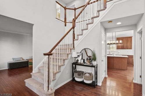 24 Dorset Dr, Hackettstown NJ  07840-5010 exterior