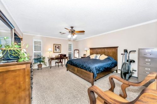 1909 Grn Oaks Dr, Irving TX 75061-2138 exterior