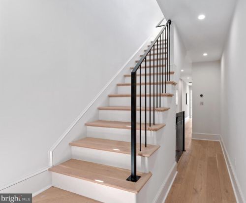 1744 T St, Washington DC 20009-7102 exterior