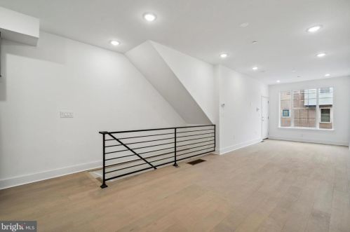 1121 26 St, Philadelphia PA 19146-3849 exterior