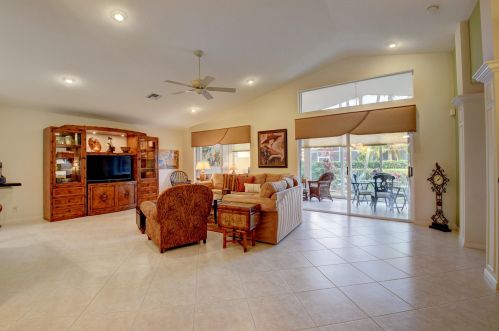 7159 Louisiane Ct, Boynton Beach FL 33437-6473 exterior