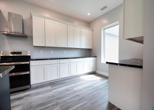 3139 Tischer Rd, Duluth MN 55803-1131 exterior