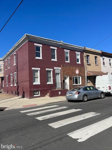 2038 5th St, Philadelphia, PA 19148-2548