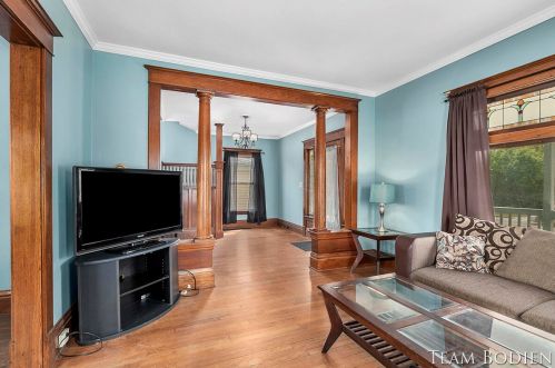 629 Leonard St, Grand Rapids MI 49503-1135 exterior