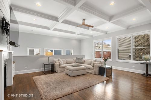 1654 Carmen Ave, Chicago IL 60640-2703 exterior