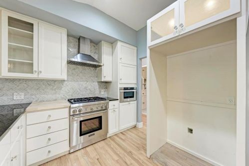 6105 Belfast Dr, Austin TX 78723-1117 exterior