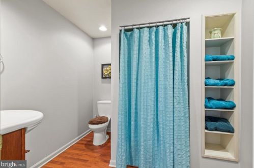 300 Country Mdw Dr, Lancaster PA 17602-1481 exterior