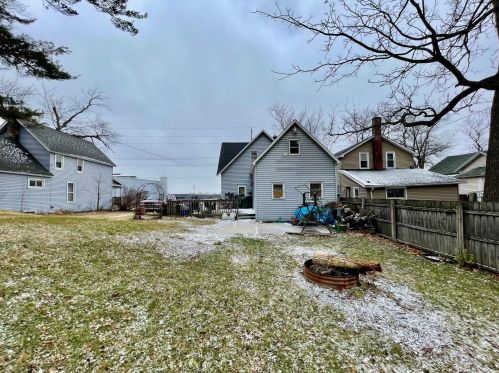 1101 Michigan Ave, Meskegon MI 49441-1847 exterior