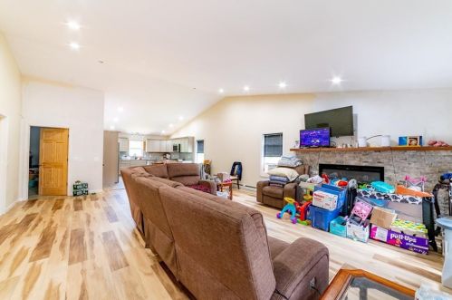 2 Eagle St, Providence RI 02909-1058 exterior