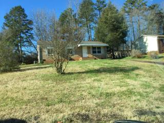601 Dundeen Dr, Gastonia NC  28052-1071 exterior