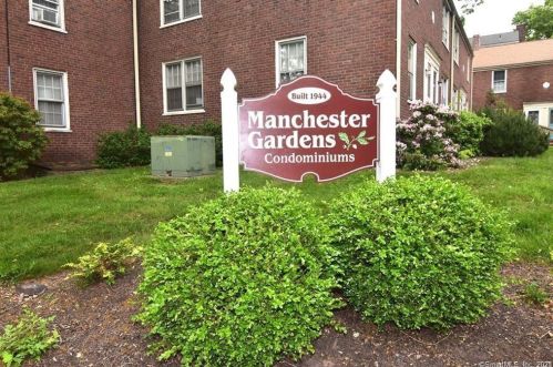 15 Forest St, Manchester CT  06040-5955 exterior