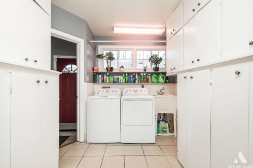 6024 Artesian Ave, Chicago IL 60659-4101 exterior