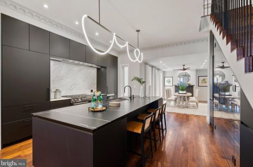 1320 10th St, Washington DC  20001-4216 exterior