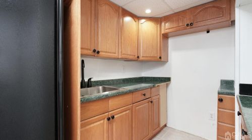 110 John St, Clark NJ 07066-1828 exterior