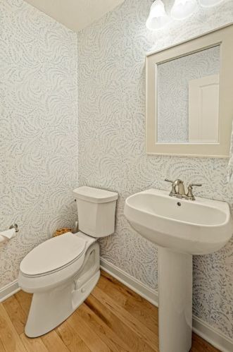 868 Highpointe Cir, Pittsburgh PA 15220-1854 exterior