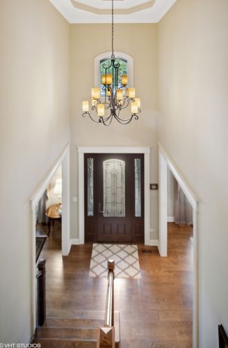 695 Mitchell Ave, Elmhurst IL 60126-4855 exterior