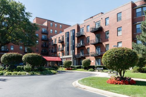 1000 53rd St, Chicago IL 60615-4369 exterior