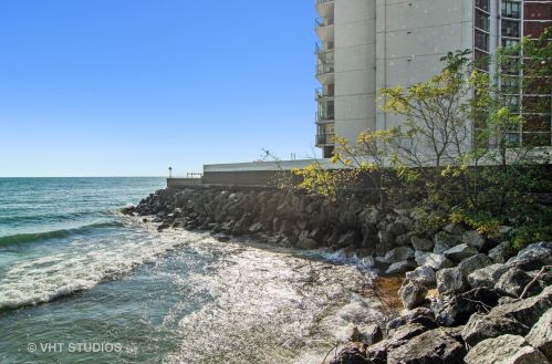 6121 Sheridan Rd, Chicago IL  60660-2878 exterior