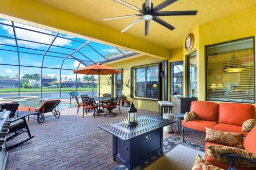 3440 Atlantic Cir, Naples FL 34119-8636 exterior