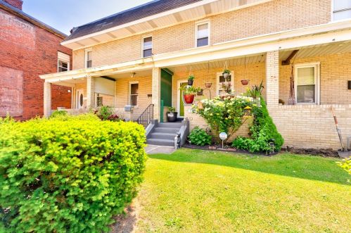 1704 Jancey St, Pittsburgh PA  15206-1146 exterior