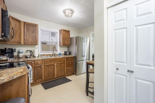 3112 Emerald Dr, Kalamazoo MI  49001-4537 exterior