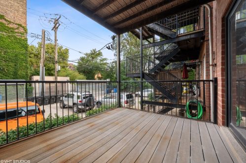 3303 Michigan Ave, Chicago IL exterior