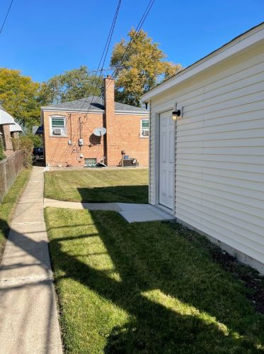 1913 93 St, Chicago IL 60643-6358 exterior