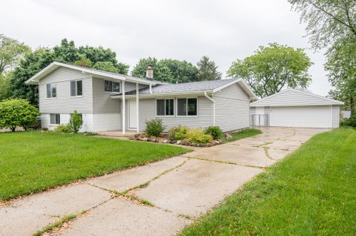 8084 Grandview Dr, Milwaukee WI  53223-3429 exterior