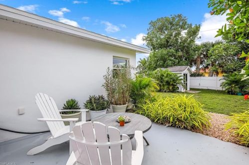 522 100 Ave, Naples FL 34108-2235 exterior