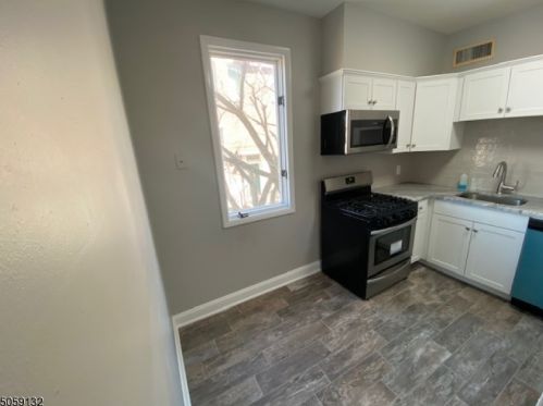 86 Blackwell St, Dover NJ  07801-4076 exterior