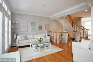 7444 Carriage Hills Dr, Mc Lean VA  22102-2944 exterior