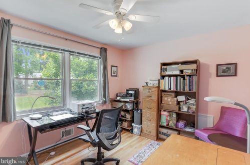 9208 Frst Hvn Dr, Alexandria VA 22309-3216 exterior