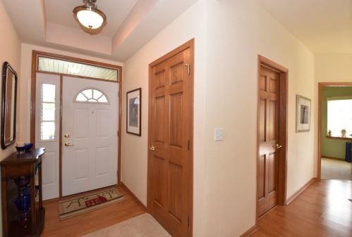 5313 Butterfield Way, Milwaukee, WI 53221-3249