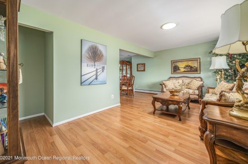 807 Bowline Dr, Lacey NJ 08731-3006 exterior