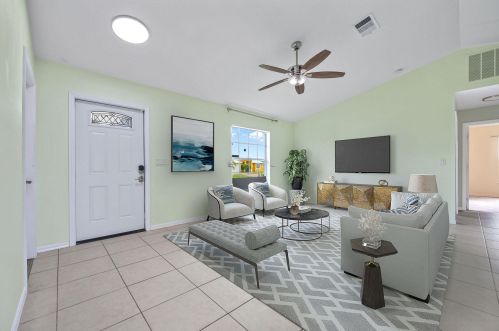 462 Mainsail St, Fort Pierce FL  34983-1265 exterior