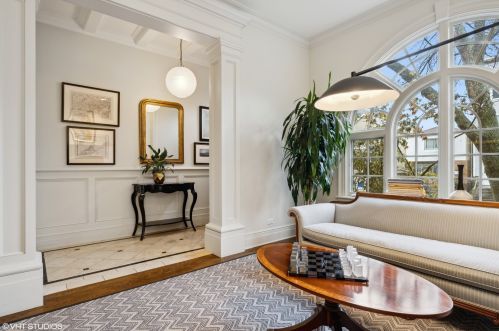 1743 Melrose St, Chicago, IL 60657-1003