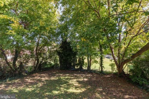 209 Foster Ave, Pittsburgh PA 15205-2352 exterior