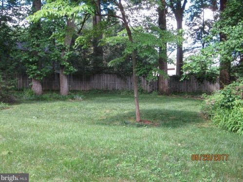 903 Ridge Dr, Mc Lean VA  22101-1633 exterior