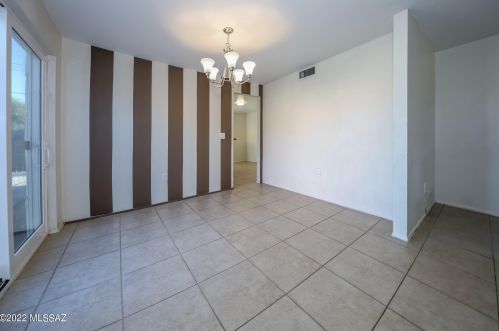 702 Kent Dr, Tucson AZ 85710-2442 exterior