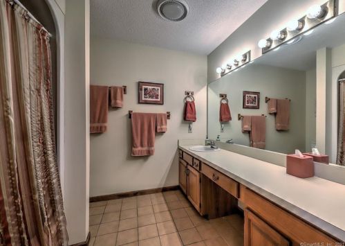 75 Audubon Close, Milford CT 06461-2459 exterior